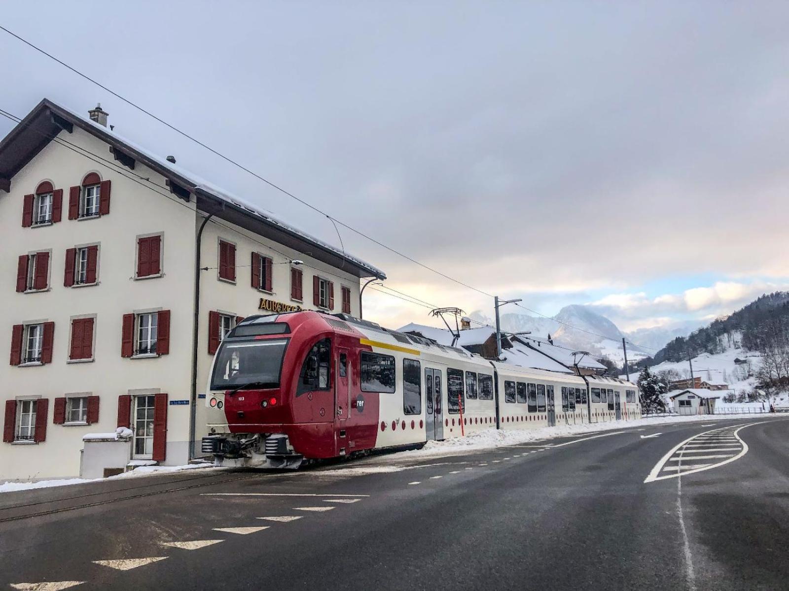 Auberge De L'Ange Albeuve Esterno foto