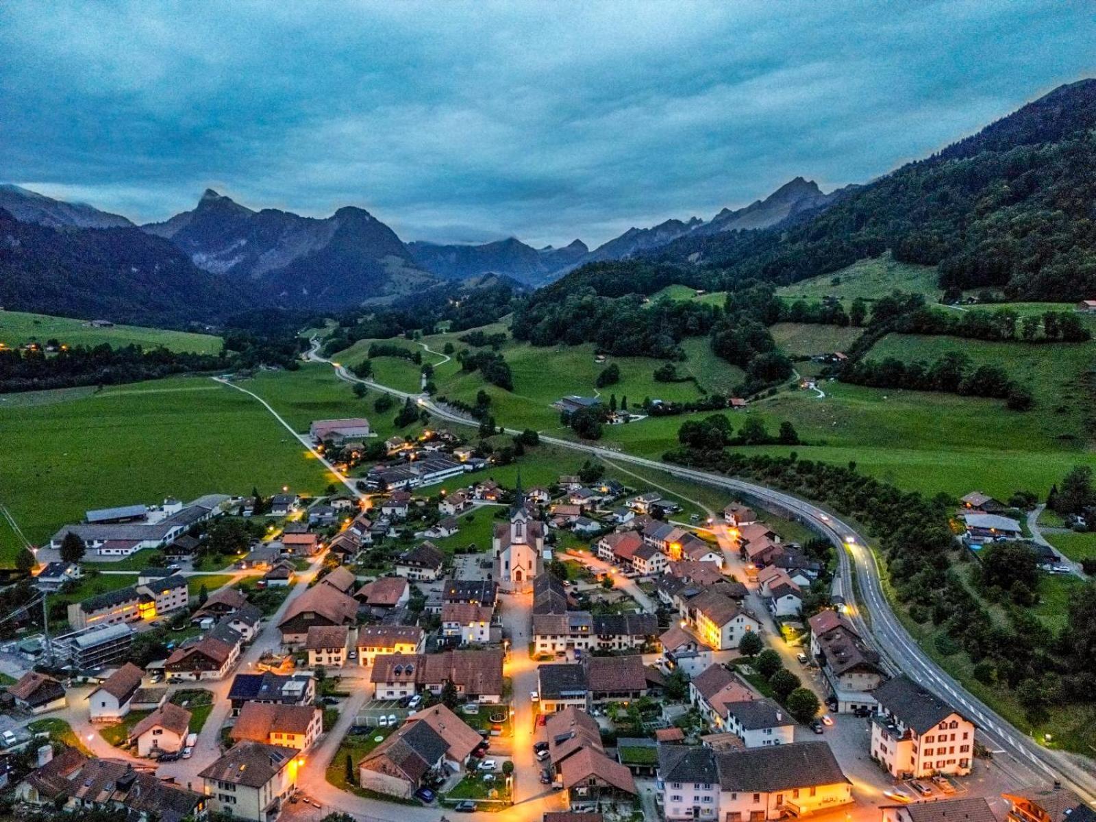 Auberge De L'Ange Albeuve Esterno foto
